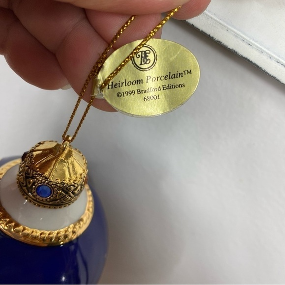 Vintage porcelain ornament Bradford Exchange Promise of a Savior collection - Picture 5 of 8